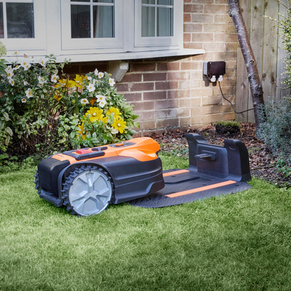 LawnMaster OcuMow 18 Vision Robot Lawnmower & Charging Station, 800m2